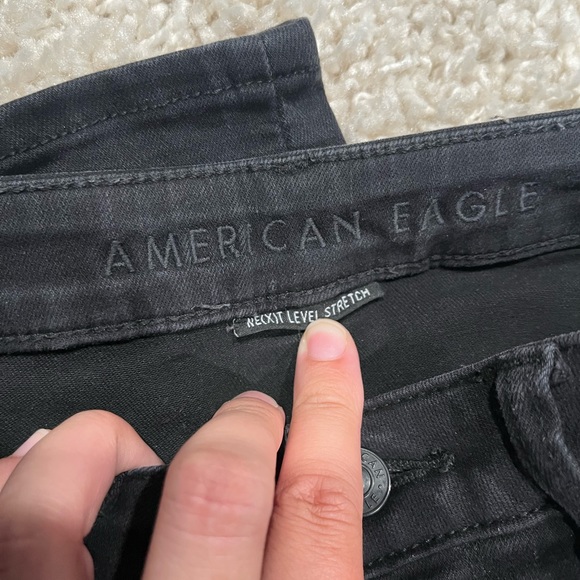 American Eagle Black Distressed Skinny Jeans (Next Level Stretch) Size 4L - Picture 2 of 7